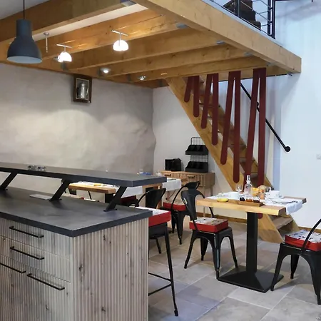 Mas De La Borie -chambre D'hotes Bed & Breakfast *