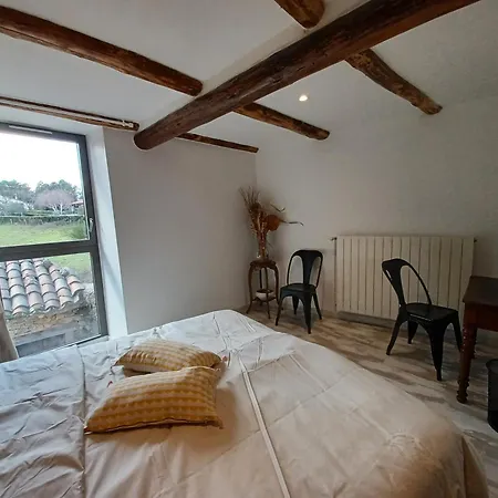 Mas De La Borie -chambre D'hotes Bed & Breakfast *
